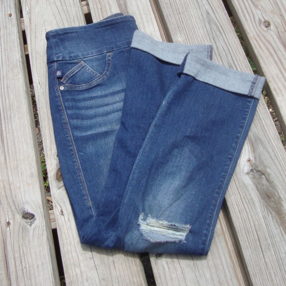Rock & Republic Denim - ROCK & REPUBLIC Pull On Jeans FEVER Cuffed Stretch